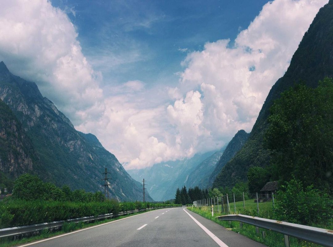 Beyond the Outfit: The Hair and Makeup That Complete the Look